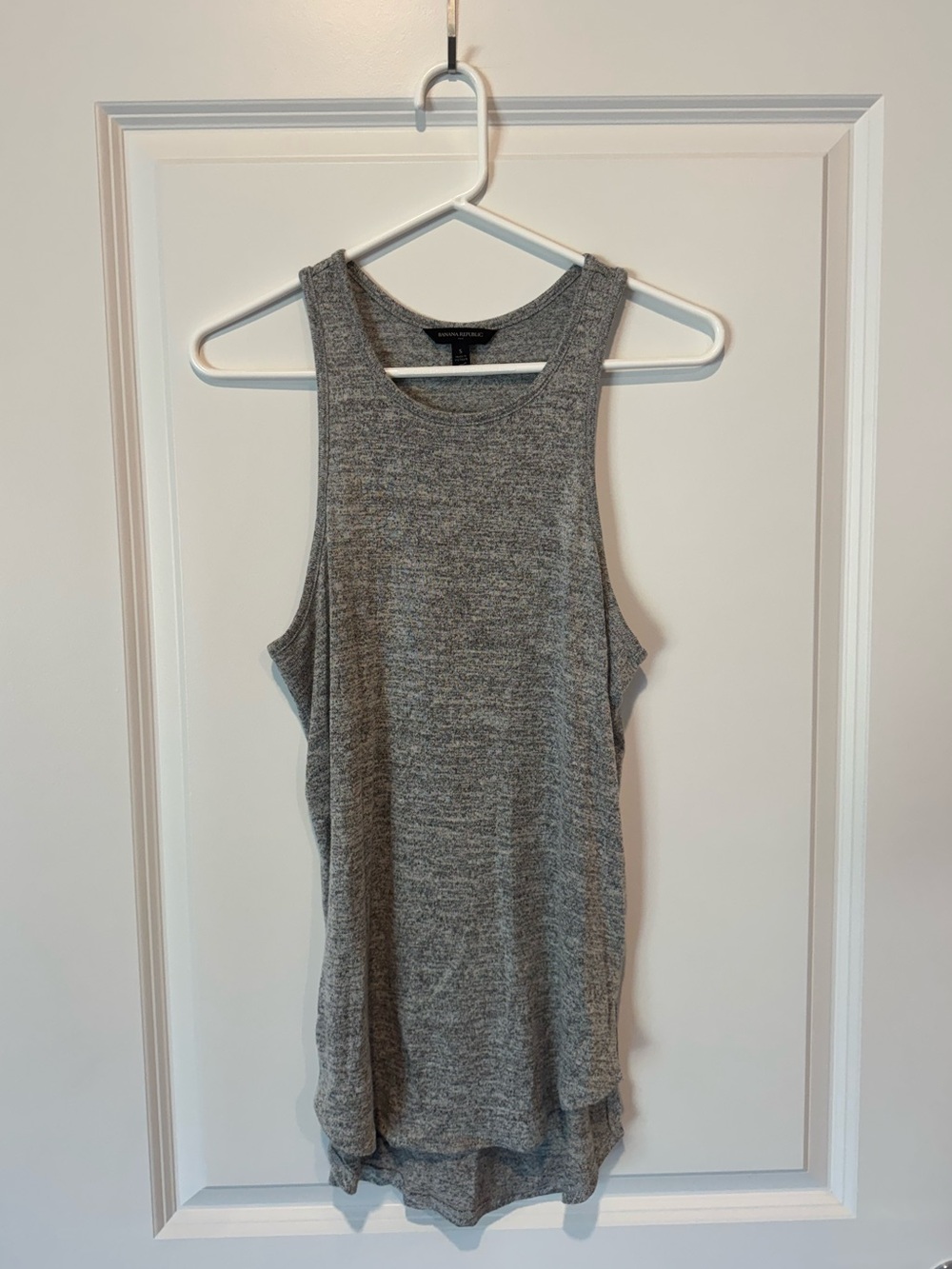 Banana Republic Heathered Gray Sleeveless Knit Tank